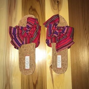 Sandals with cute bow